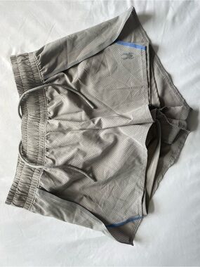 Spyder Athletic Mesh Running Shorts in Light Taupe